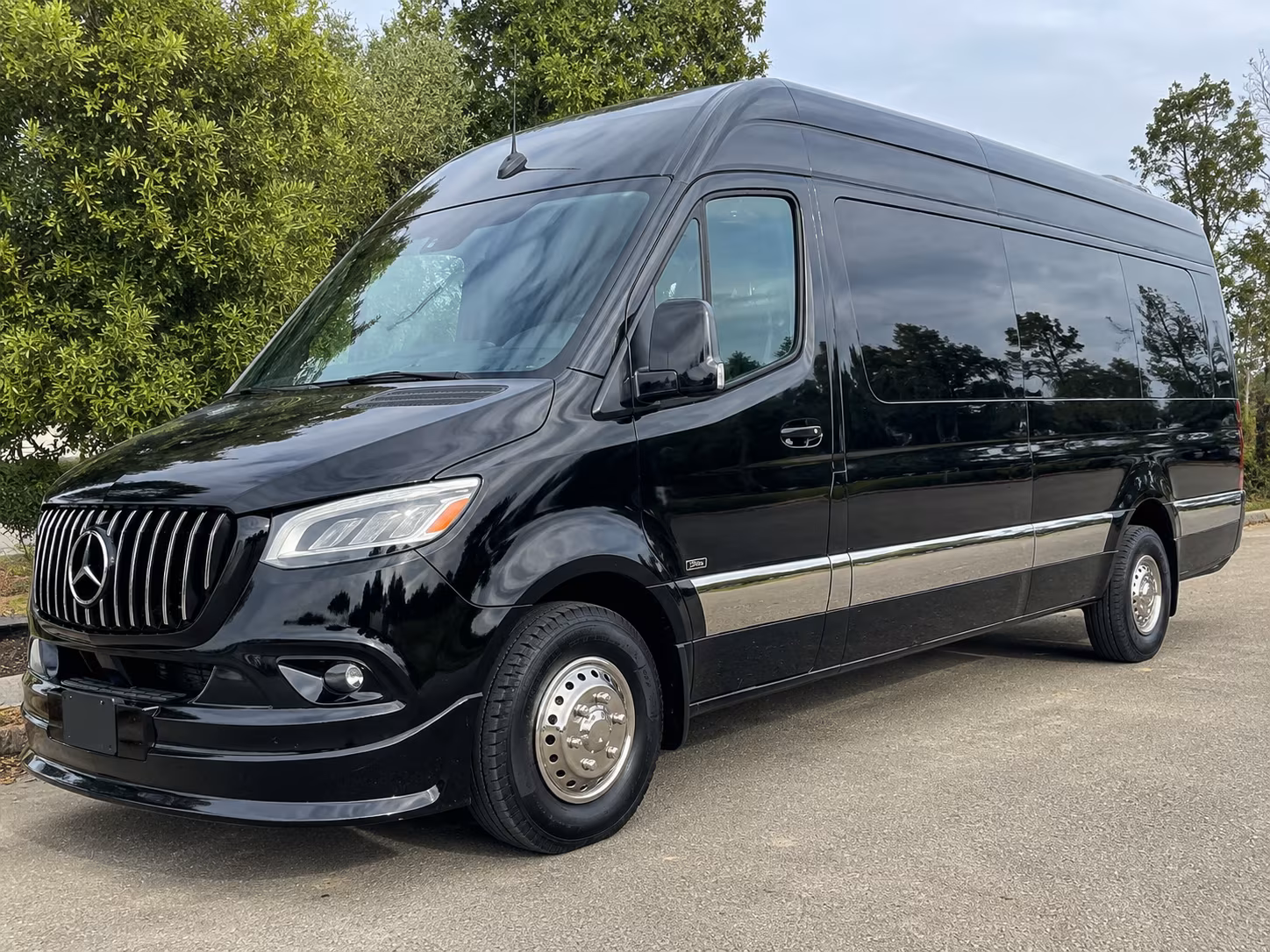 25 passenger minibus