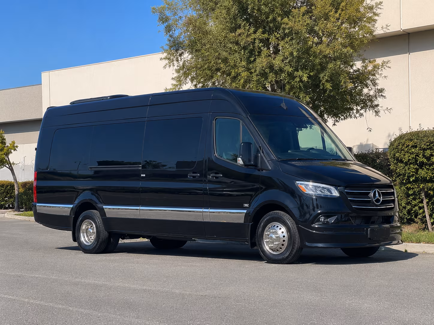 book the perfect ride for your next prom 3