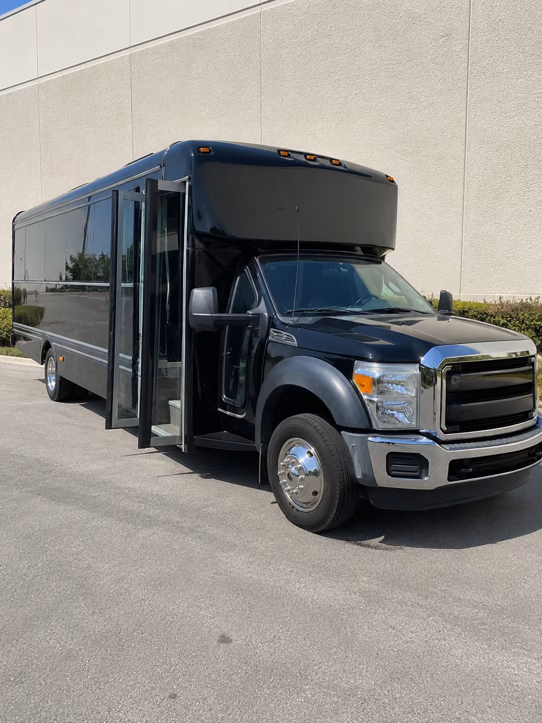 college and university field trip buses serving yakima