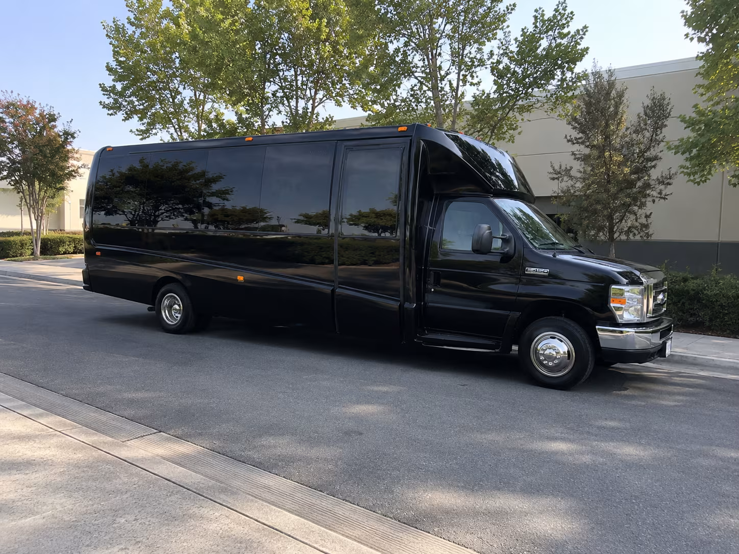 how bus type and group size affect bus rental rates in yakima