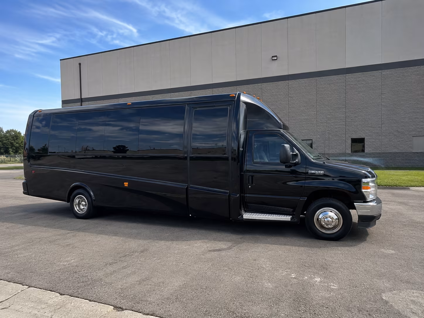 minibuses and shuttle buses for yakima s hop and brew fest crowds