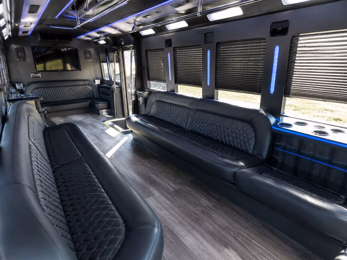 sweet 16 and quinceanera party bus rentals in yakima