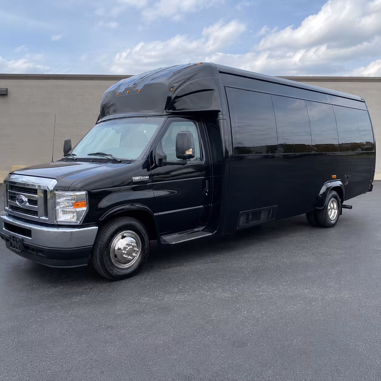 why rent using yakimaminibuscompany com