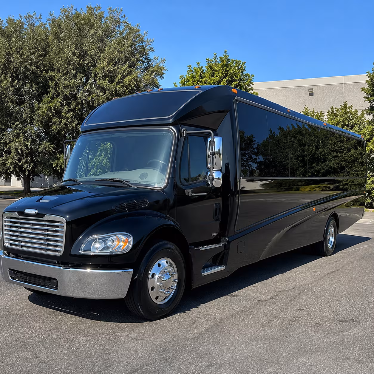yakima 28 passenger minibus