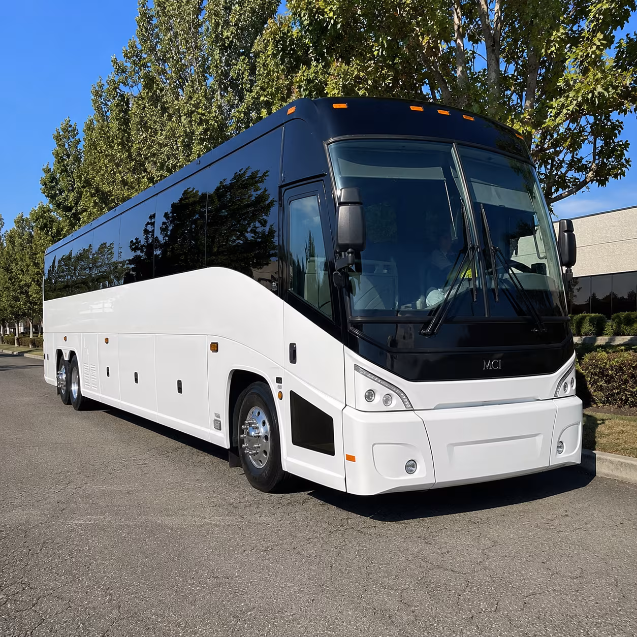 yakima 50 passenger charter bus