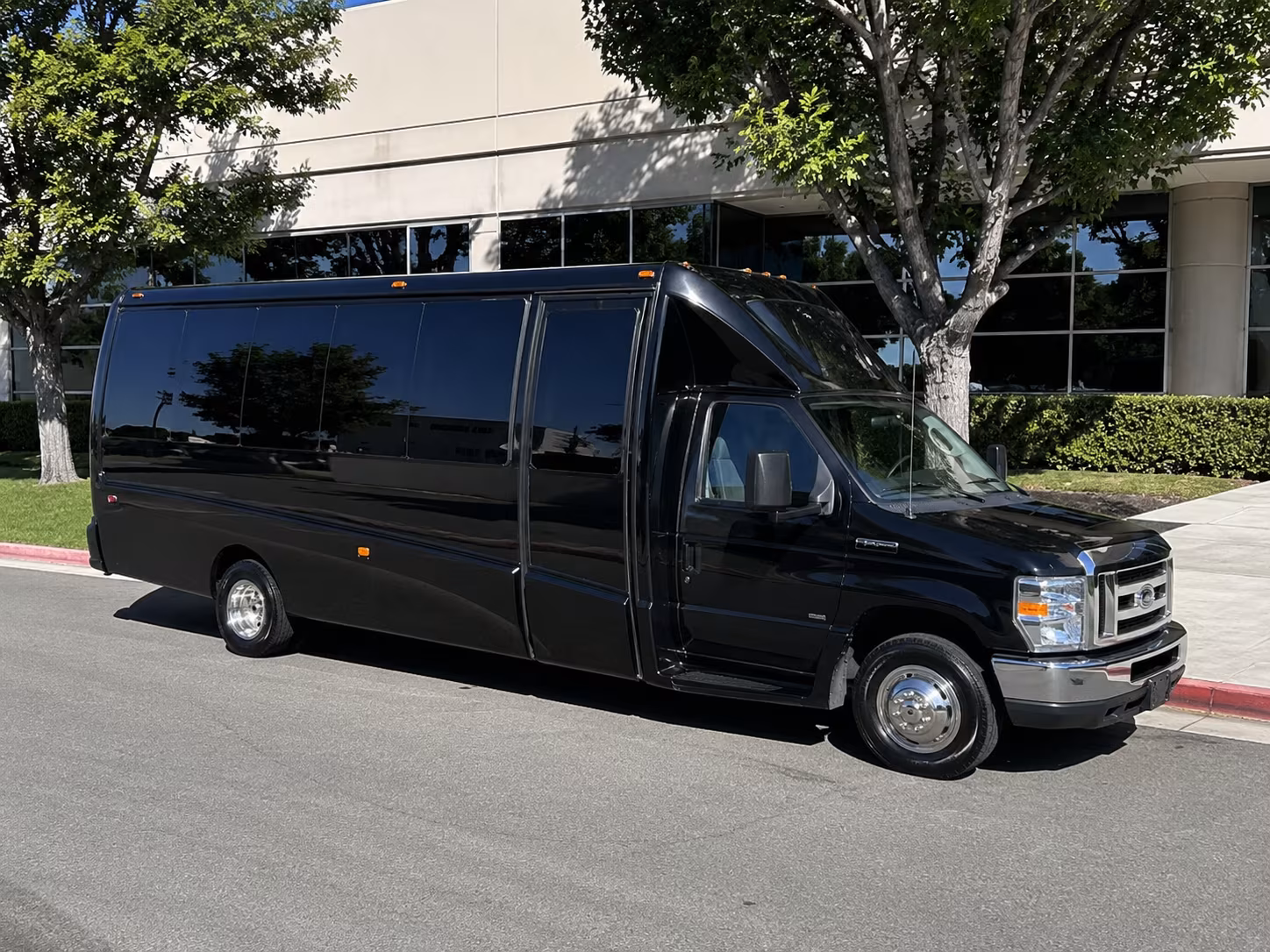 yakima night out party bus rental